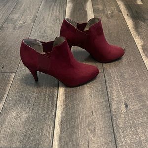 Nine West Cameo Cabernet Faux Suede Booties Sz 7.5